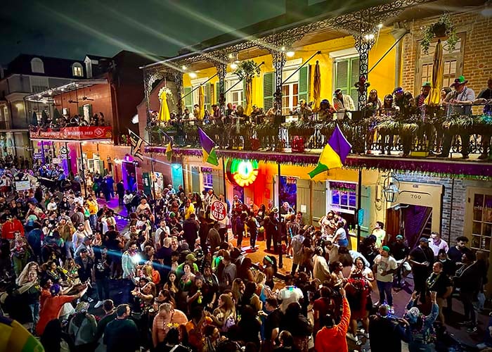 New-Orleans-Mardi-Gras-First-Time-Guide